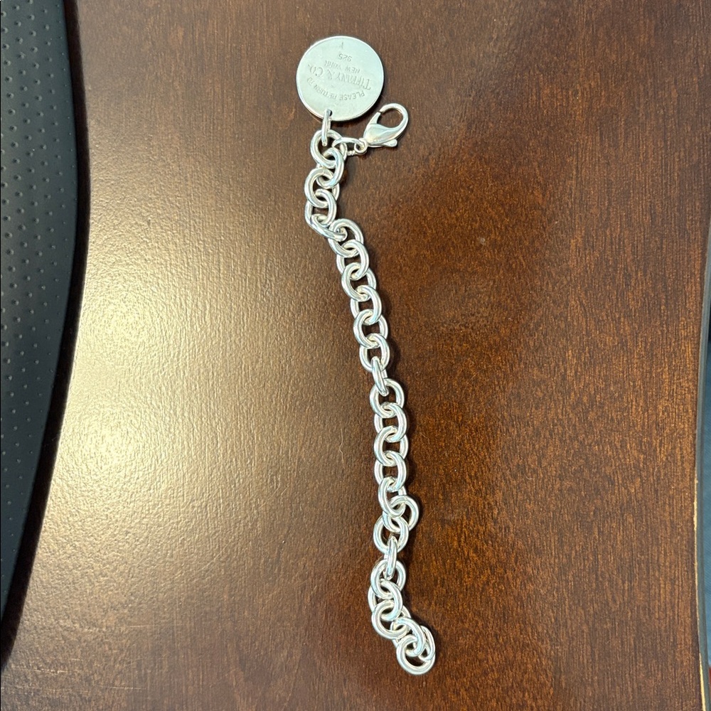 Tiffany & Co. ‘ Return To ‘ chain bracelet